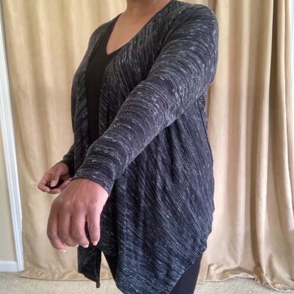 Lane Bryant Hi-Lo Cardigan Sweater, Black, size 14/16 - Picture 6 of 15